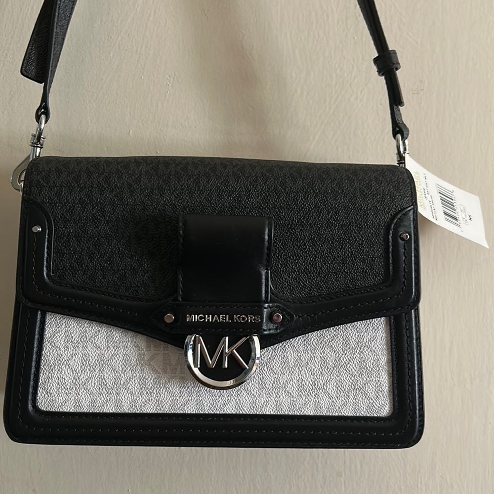 Michael Kors Jessie Medium Shoulder Bag - Brand New Two Tone Black and White.